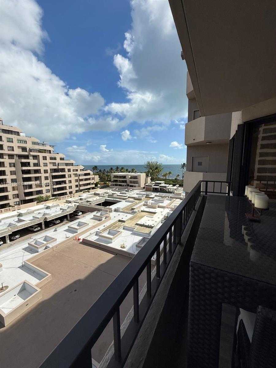 Small Image of 201 CRANDON BLVD #632, Key Biscayne Number 19