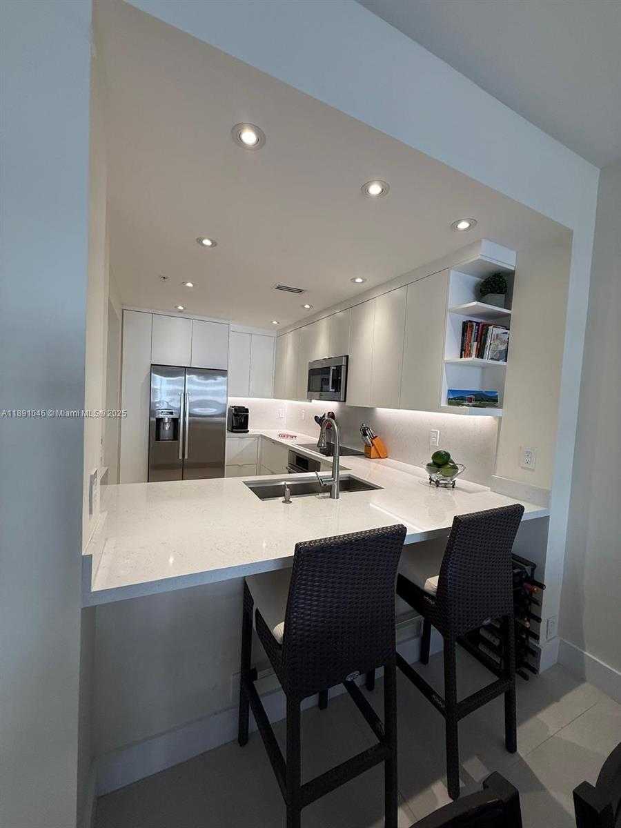 Small Image of 201 CRANDON BLVD #632, Key Biscayne Number 5