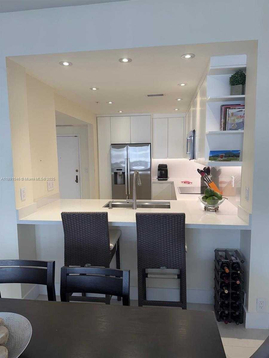 Small Image of 201 CRANDON BLVD #632, Key Biscayne Number 6