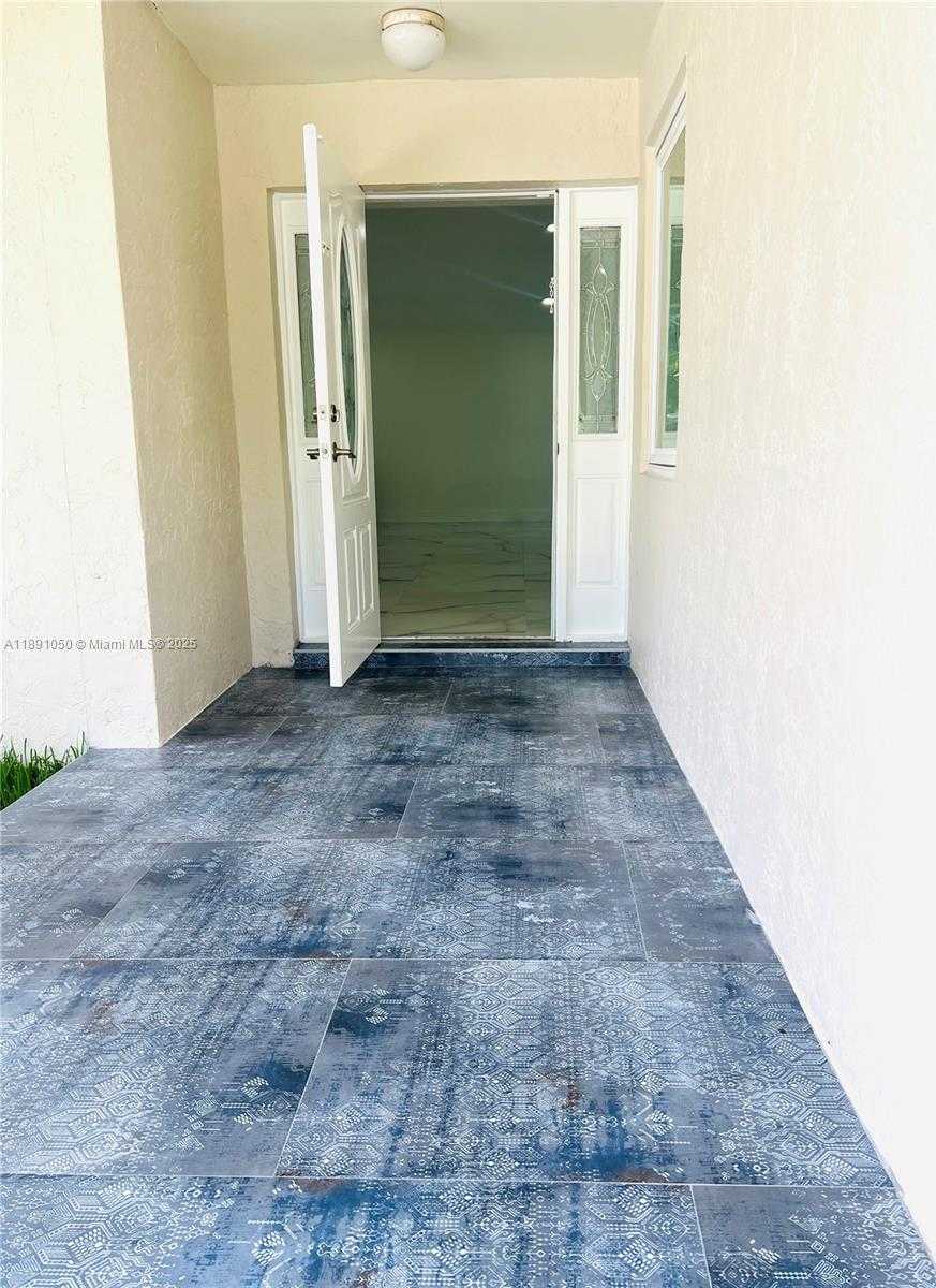 Small Image of 26205 SOUTH WEST 133RD CT, Homestead Number 3