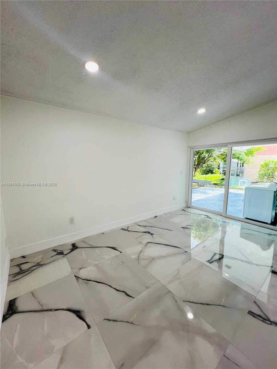 Small Image of 26205 SOUTH WEST 133RD CT, Homestead Number 8