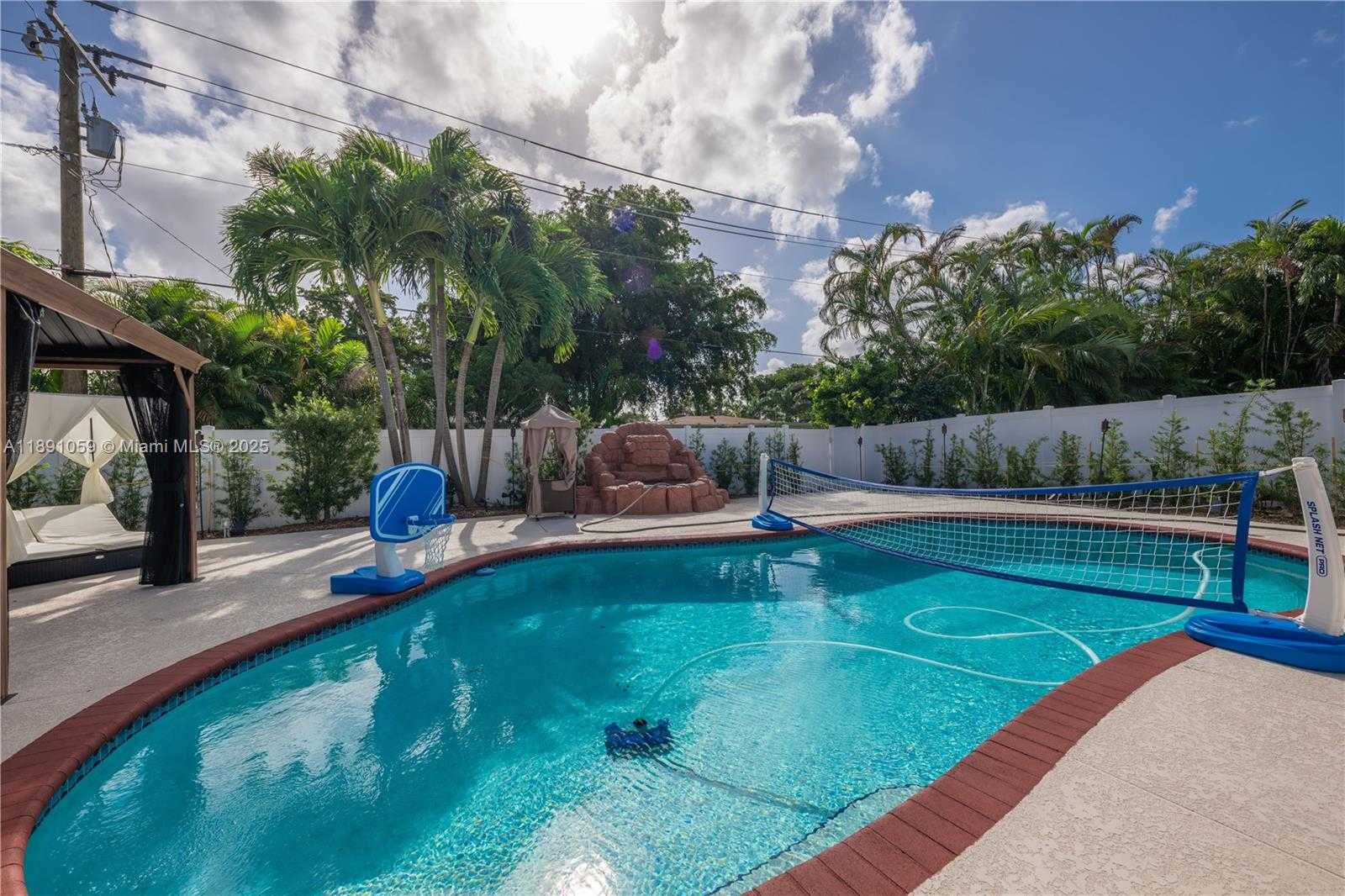 Small Image of 314 SOUTH EAST 3RD ST #2, Dania Beach Number 2