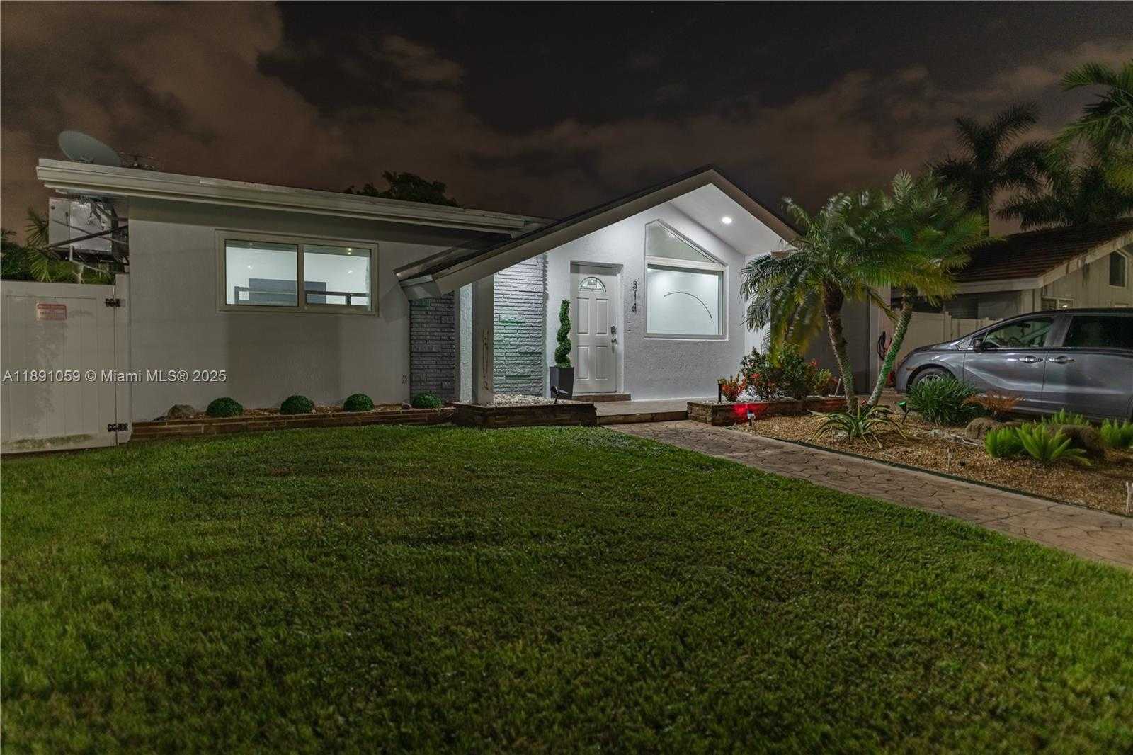 Small Image of 314 SOUTH EAST 3RD ST #2, Dania Beach Number 24