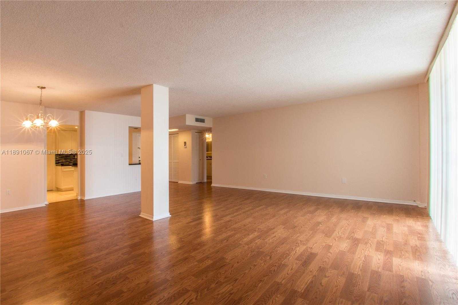 Small Image of 1833 SOUTH OCEAN DR #906, Hallandale Beach Number 13