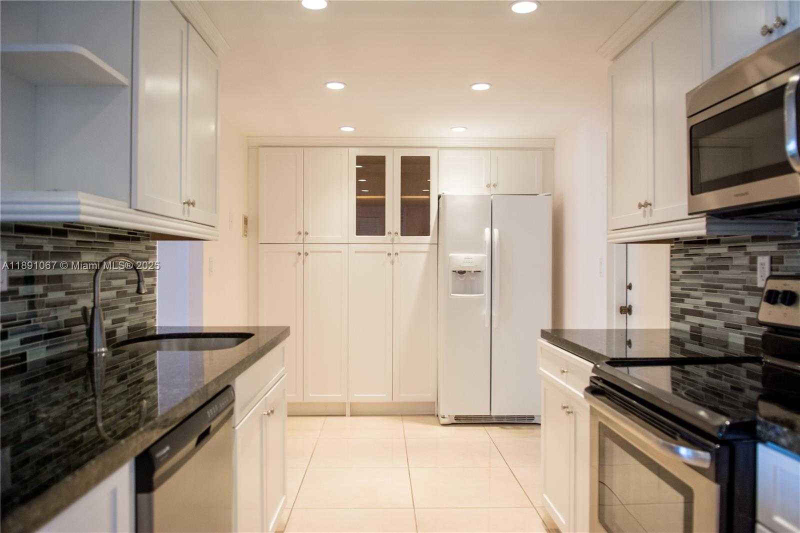 Small Image of 1833 SOUTH OCEAN DR #906, Hallandale Beach Number 25