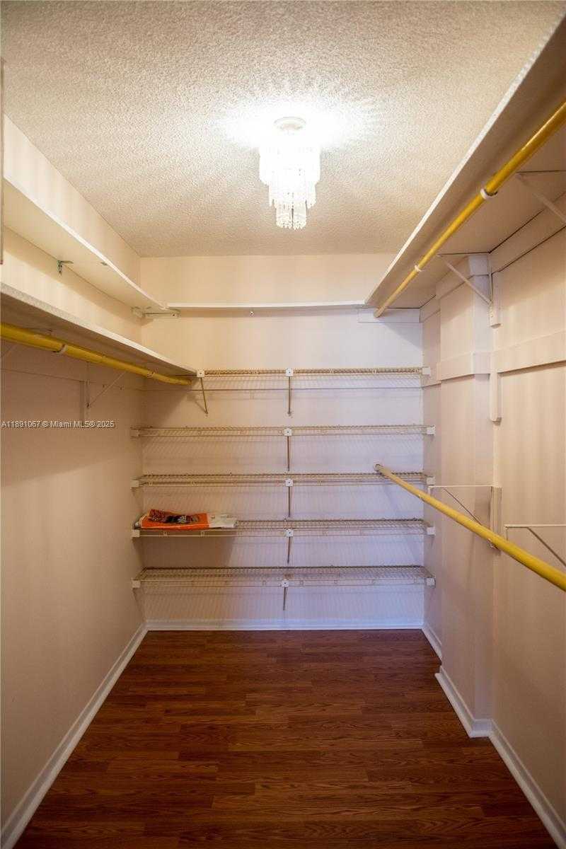 Small Image of 1833 SOUTH OCEAN DR #906, Hallandale Beach Number 27