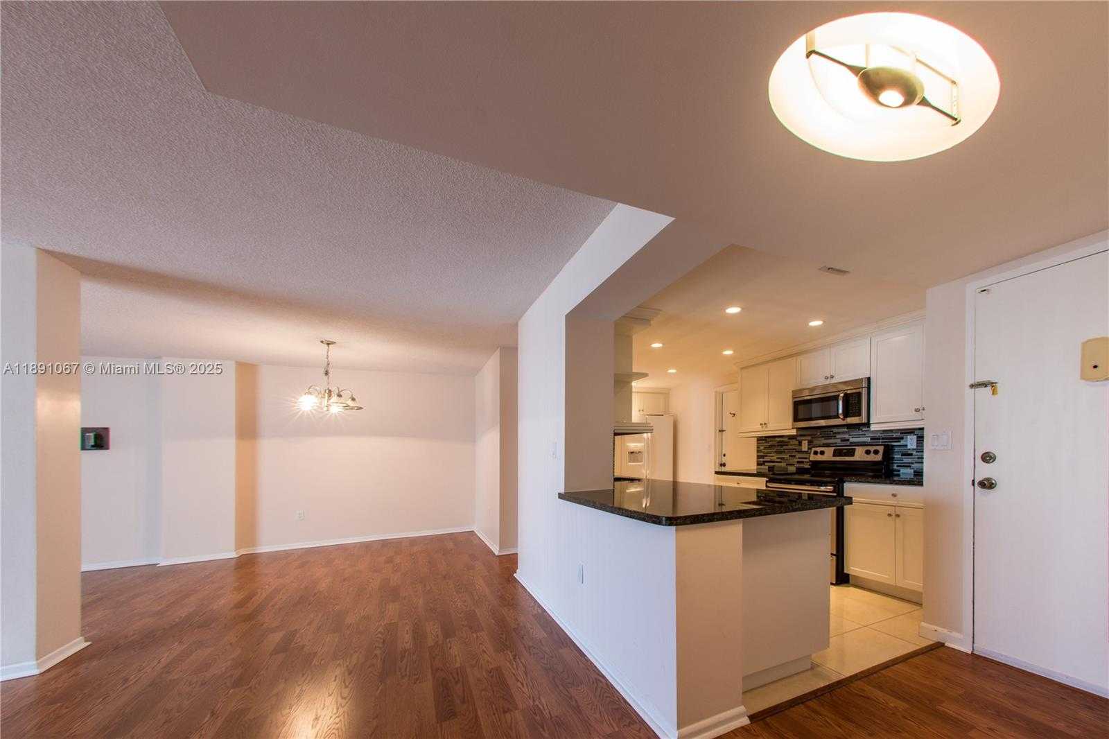 Small Image of 1833 SOUTH OCEAN DR #906, Hallandale Beach Number 3