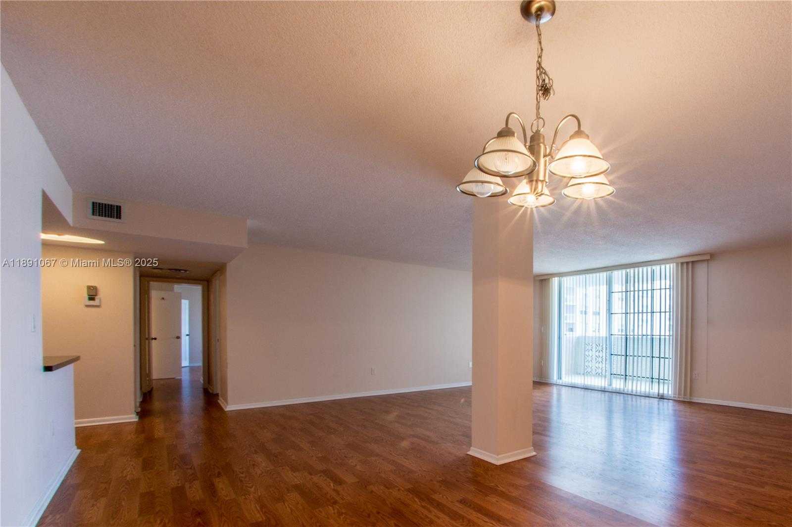 Small Image of 1833 SOUTH OCEAN DR #906, Hallandale Beach Number 4