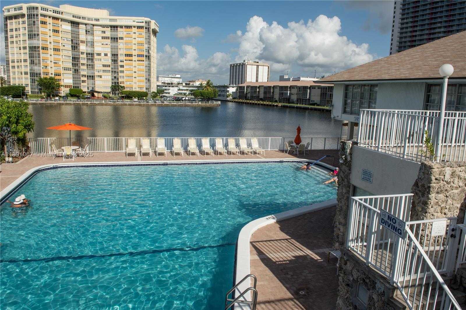 Small Image of 1833 SOUTH OCEAN DR #906, Hallandale Beach Number 62