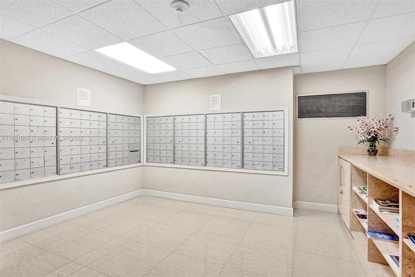 Small Image of 1833 SOUTH OCEAN DR #906, Hallandale Beach Number 68