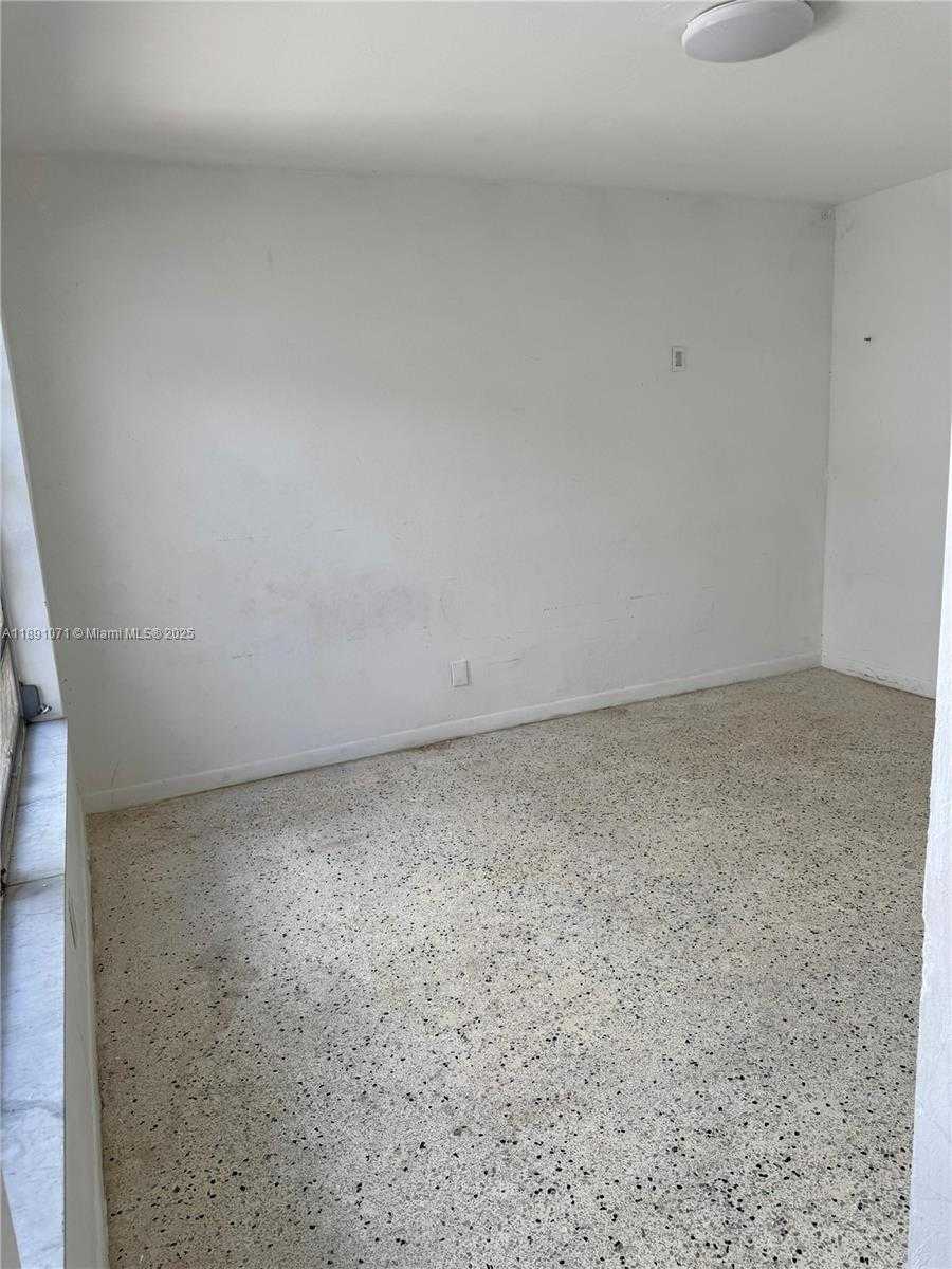 Small Image of 3438 NORTH WEST 4TH ST, Miami Number 10