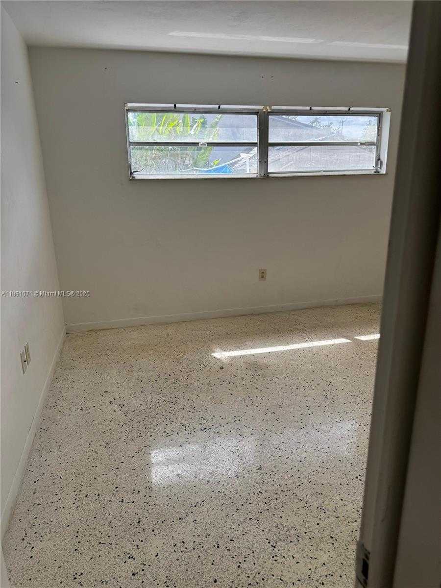 Small Image of 3438 NORTH WEST 4TH ST, Miami Number 25