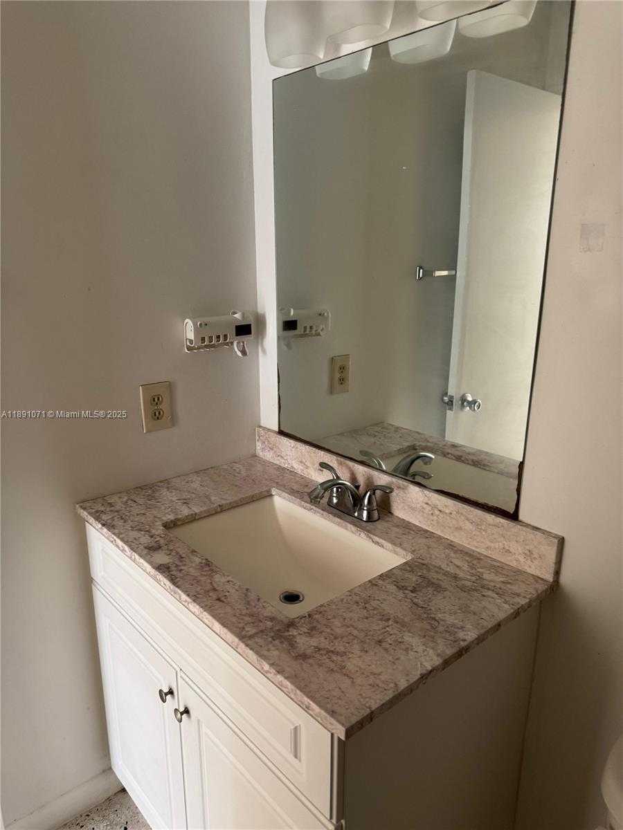 Small Image of 3438 NORTH WEST 4TH ST, Miami Number 6