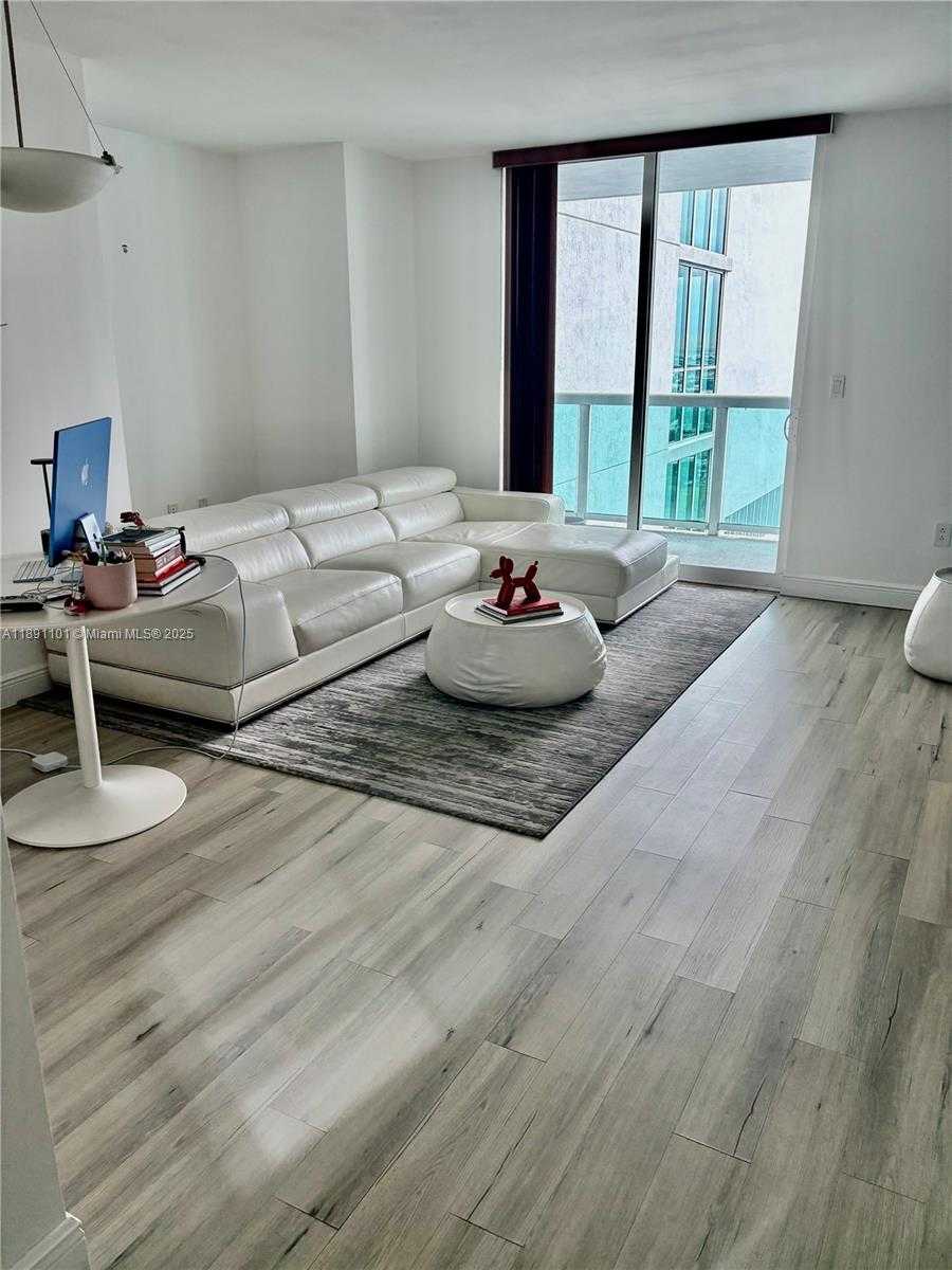 Small Image of 1800 NORTH BAYSHORE DR #3802, Miami Number 3
