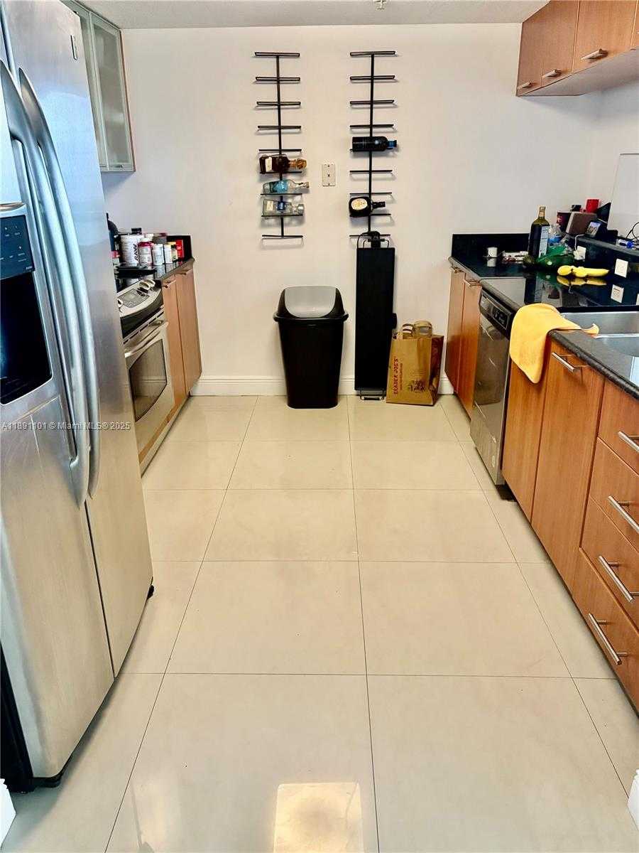 Small Image of 1800 NORTH BAYSHORE DR #3802, Miami Number 6