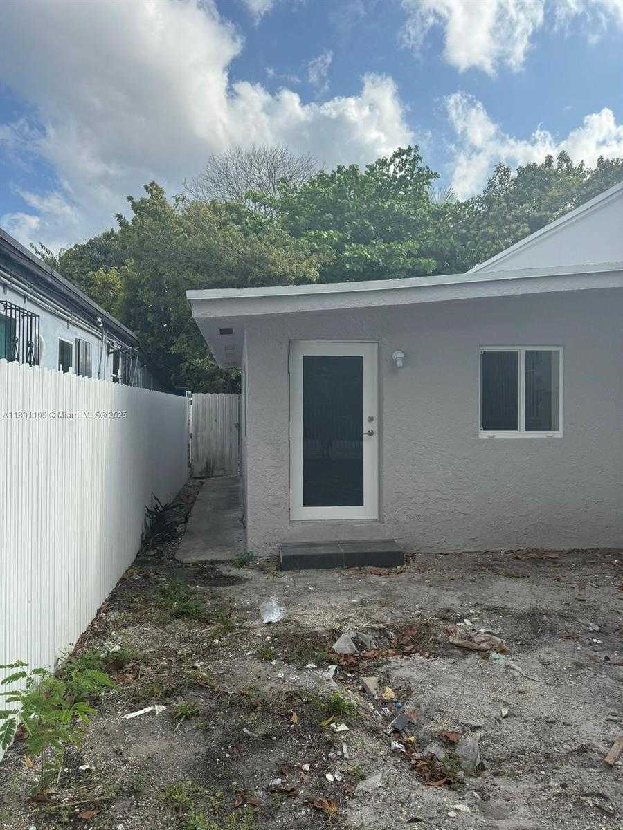 Small Image of 858 NORTH WEST 29TH TER, Miami Number 5