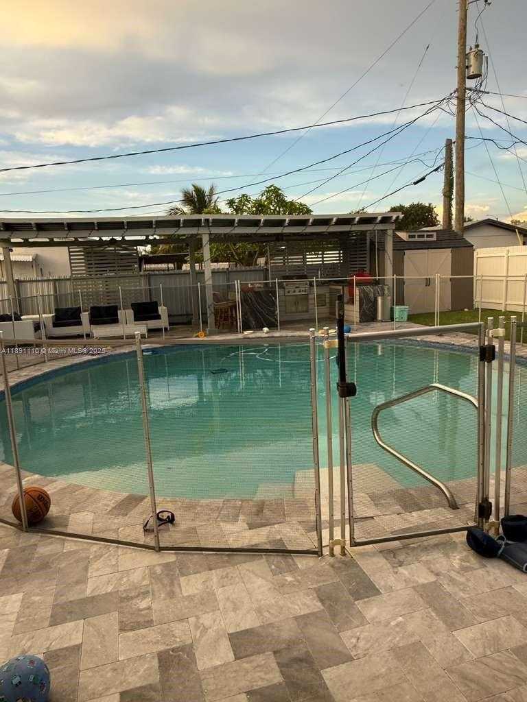 Small Image of 17881 SOUTH WEST 113TH CT, Miami Number 28