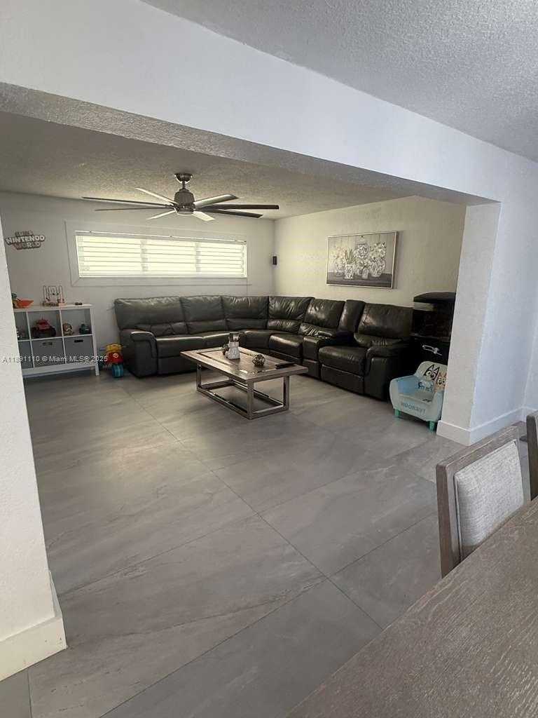 Small Image of 17881 SOUTH WEST 113TH CT, Miami Number 6
