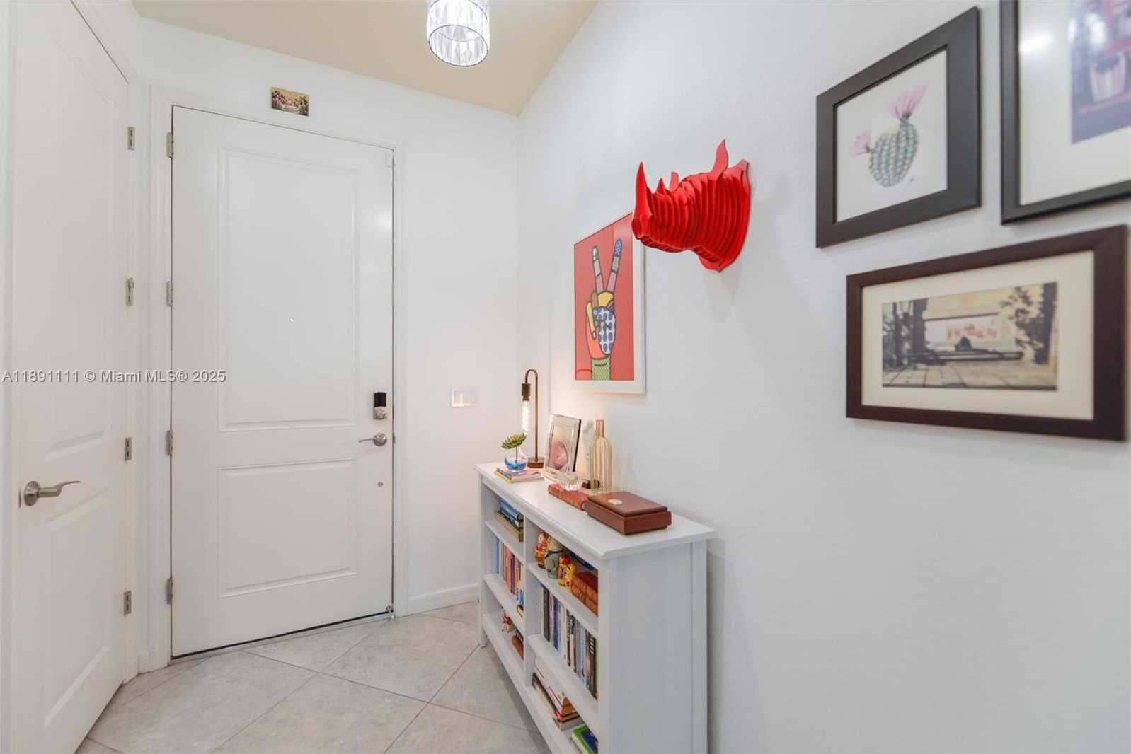 Small Image of 4735 EUCALYPTUS DR, Hollywood Number 17