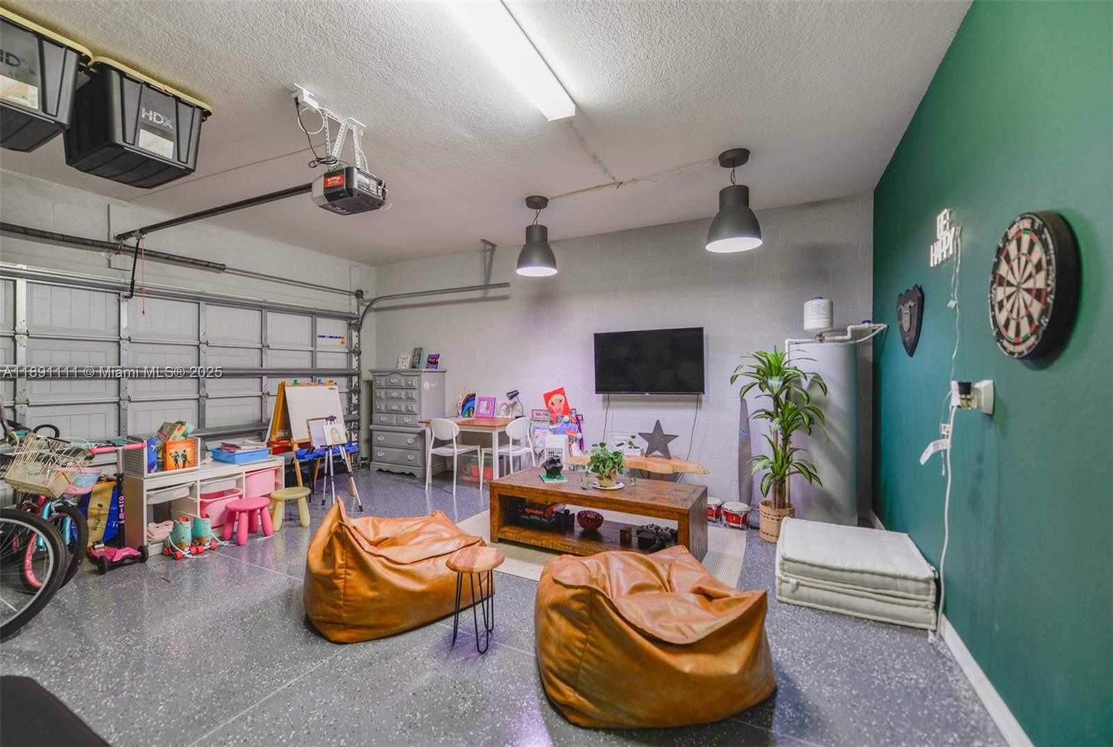 Small Image of 4735 EUCALYPTUS DR, Hollywood Number 37