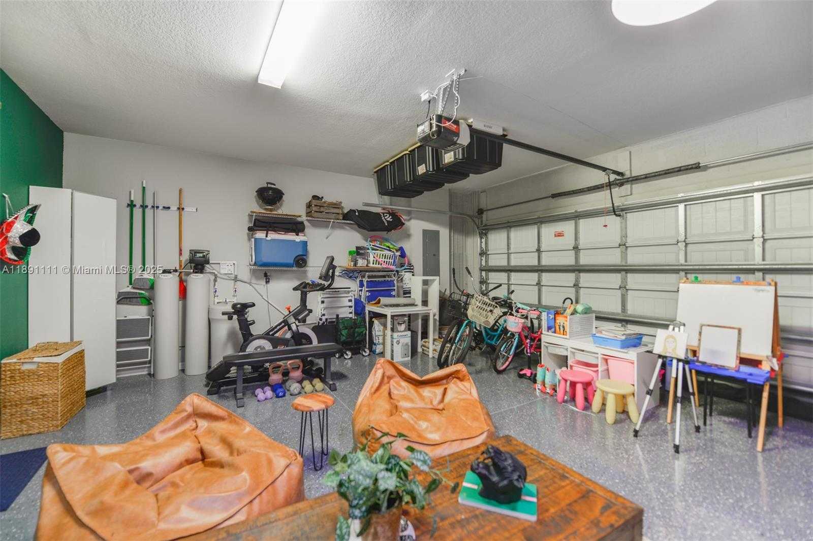 Small Image of 4735 EUCALYPTUS DR, Hollywood Number 38