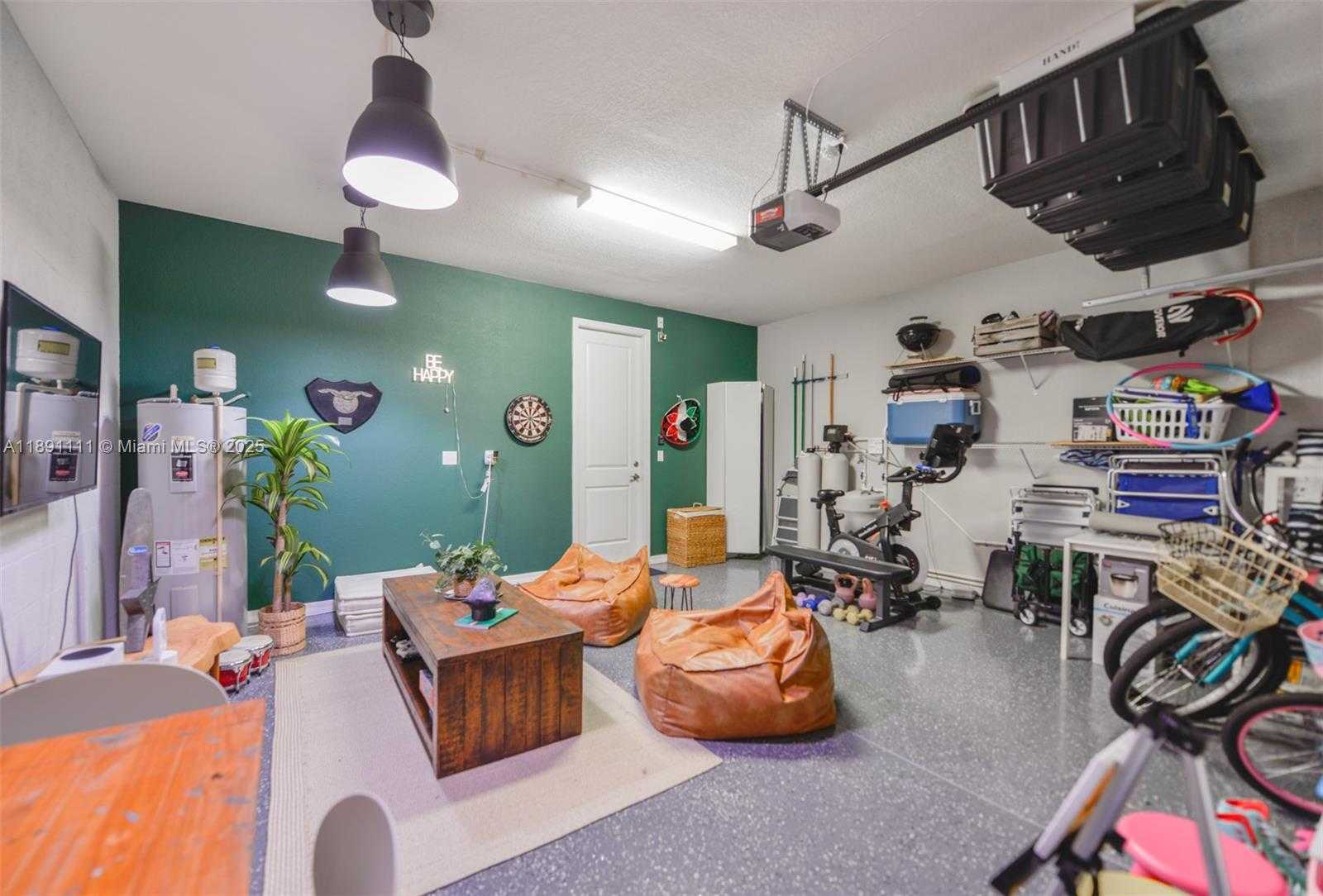 Small Image of 4735 EUCALYPTUS DR, Hollywood Number 39