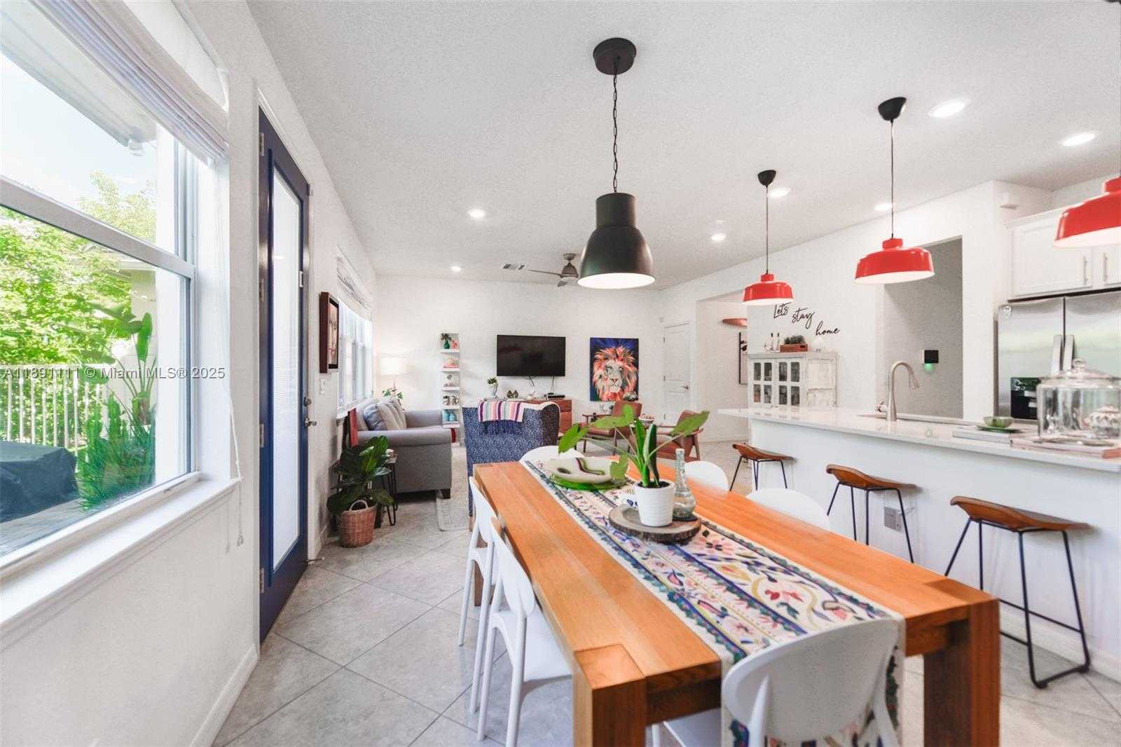 Small Image of 4735 EUCALYPTUS DR, Hollywood Number 8