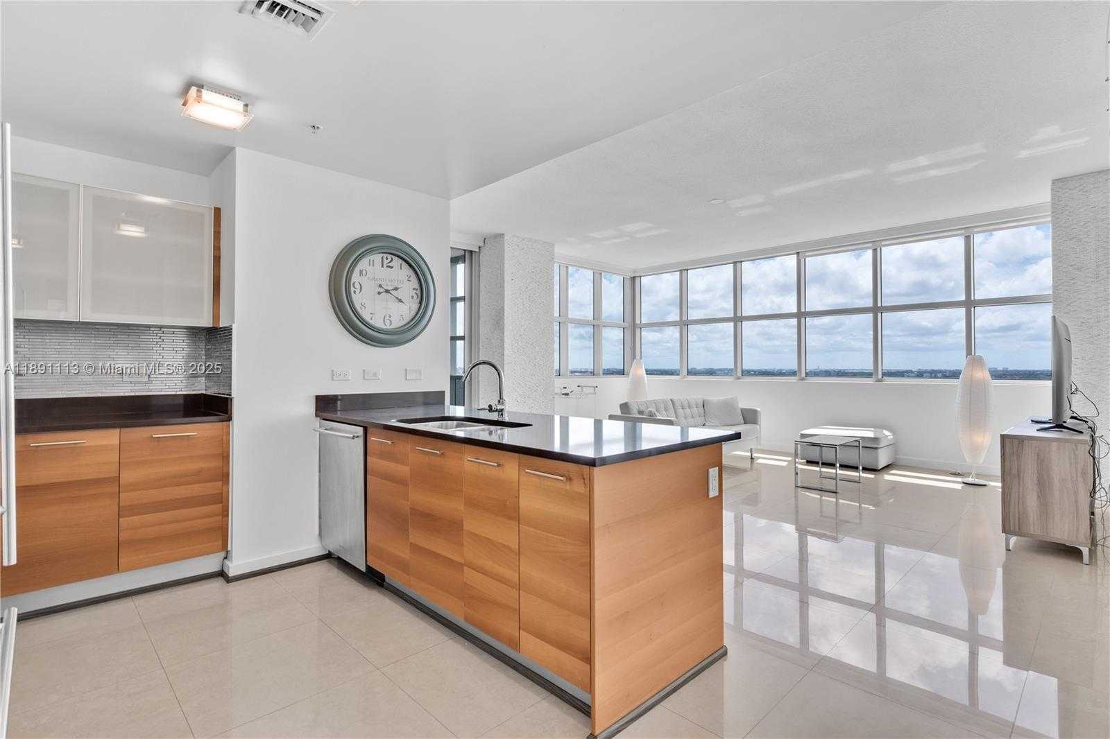 Small Image of 3301 NORTH EAST 1ST AVE #H1801, Miami Number 13