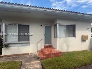 Small Image of 2208 BAY DR #8, Miami Beach Number 2