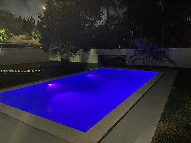 Small Image of 280 NORTH EAST 169TH ST, North Miami Beach Number 21