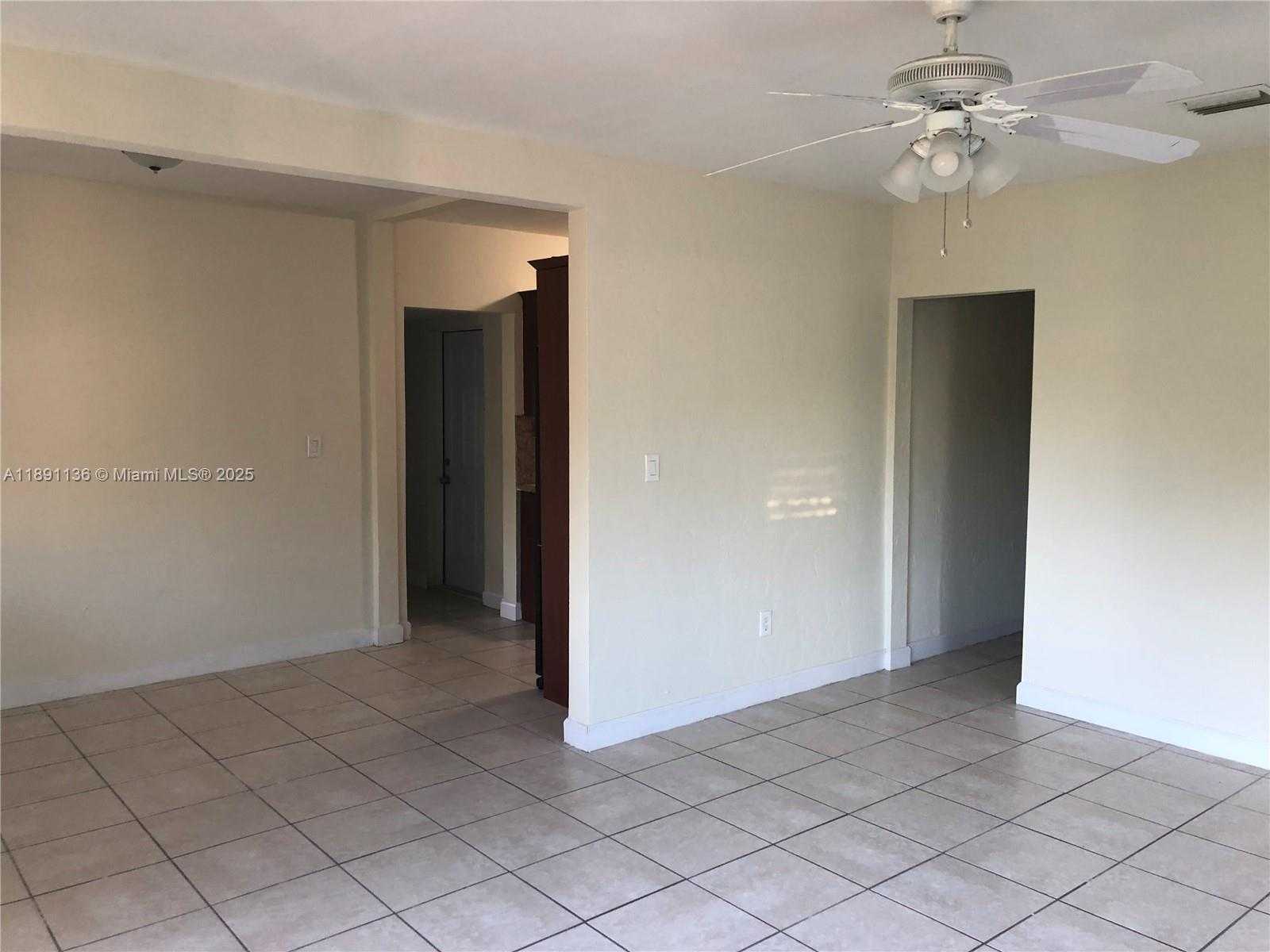 Small Image of 1571 NORTH EAST 176TH ST, North Miami Beach Number 3