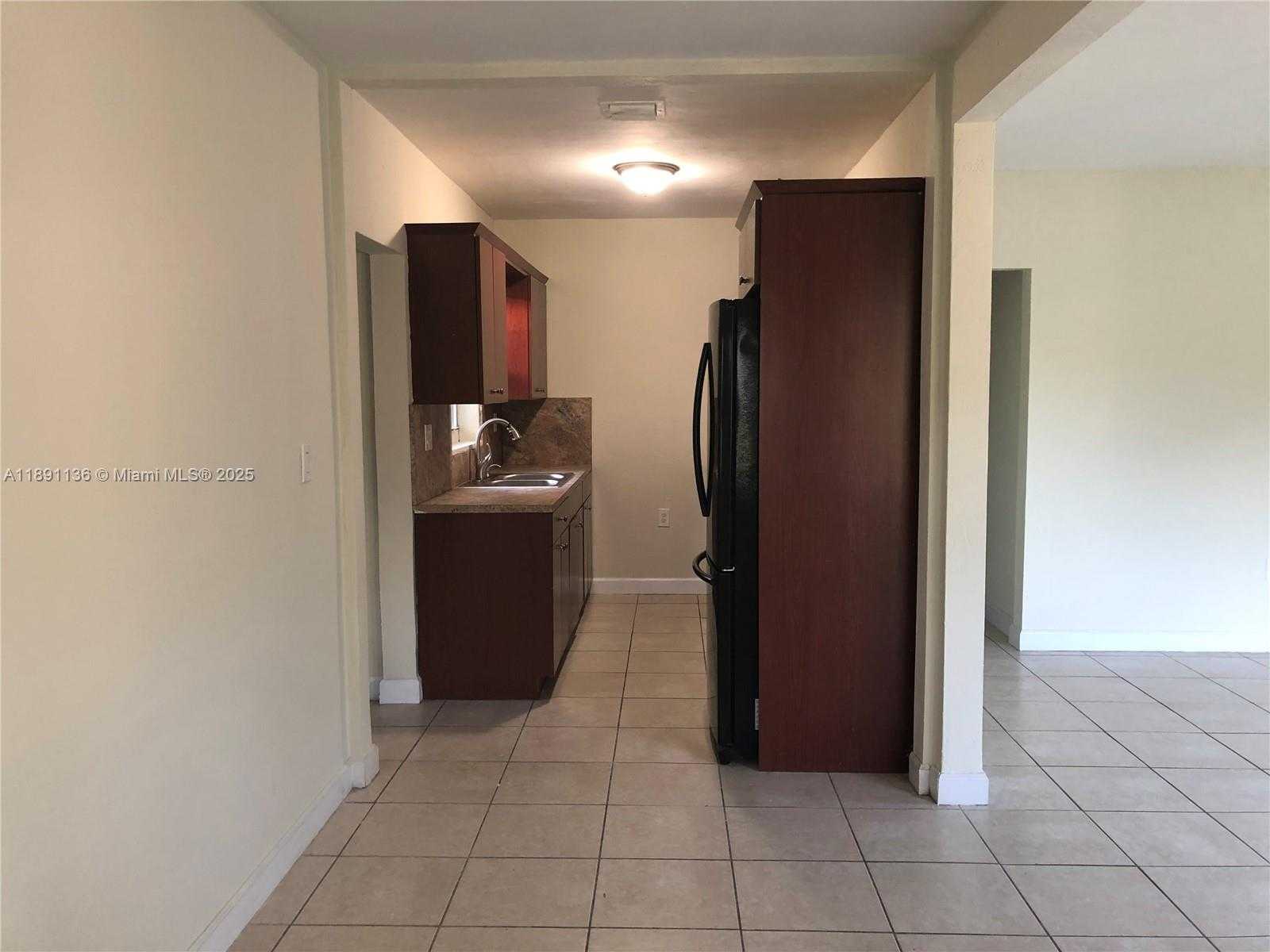 Small Image of 1571 NORTH EAST 176TH ST, North Miami Beach Number 4