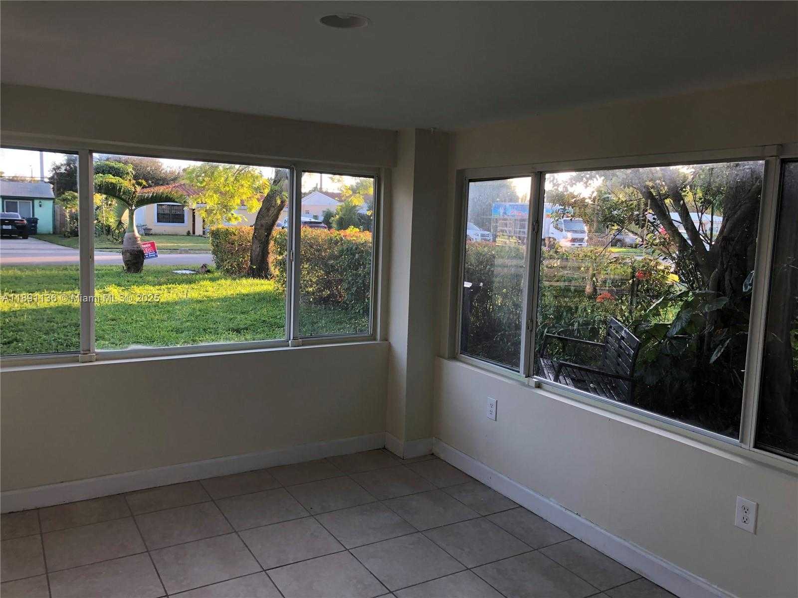 Small Image of 1571 NORTH EAST 176TH ST, North Miami Beach Number 5