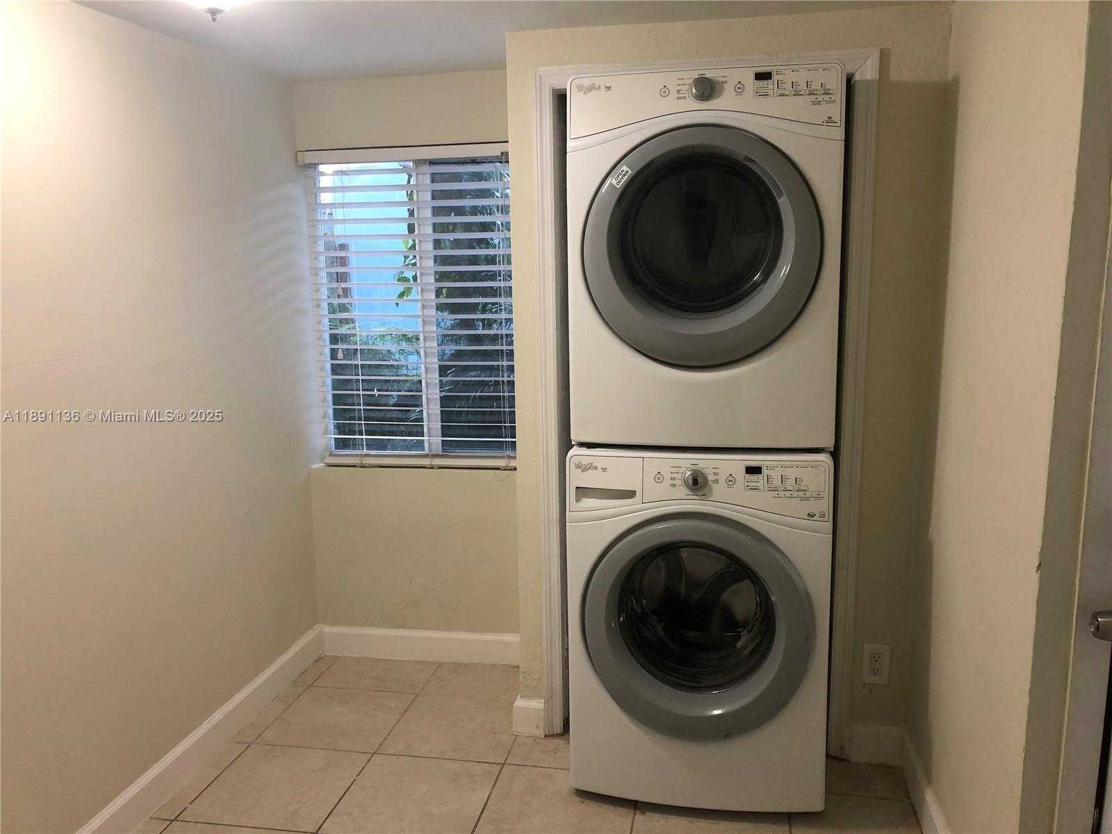 Small Image of 1571 NORTH EAST 176TH ST, North Miami Beach Number 6