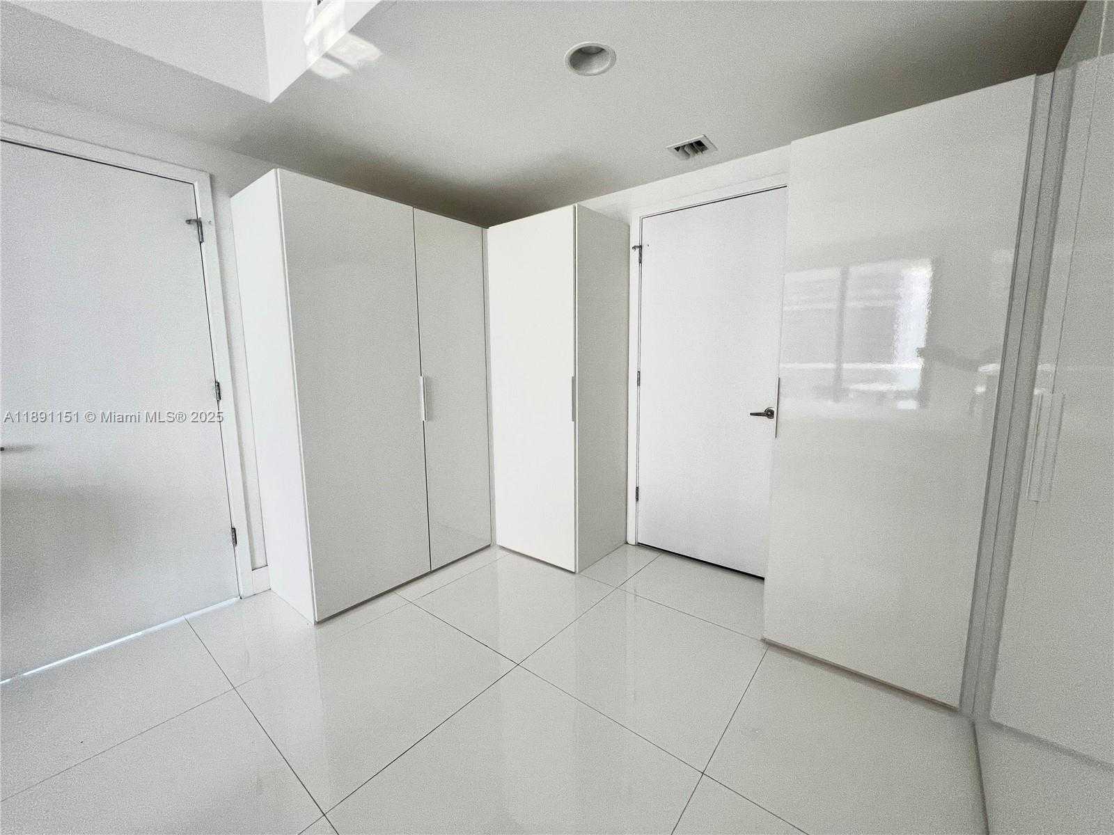 Small Image of 1010 BRICKELL AVE #4205, Miami Number 14