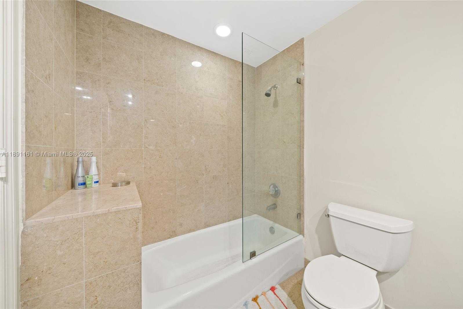 Small Image of 848 BRICKELL KEY DR #201, Miami Number 18