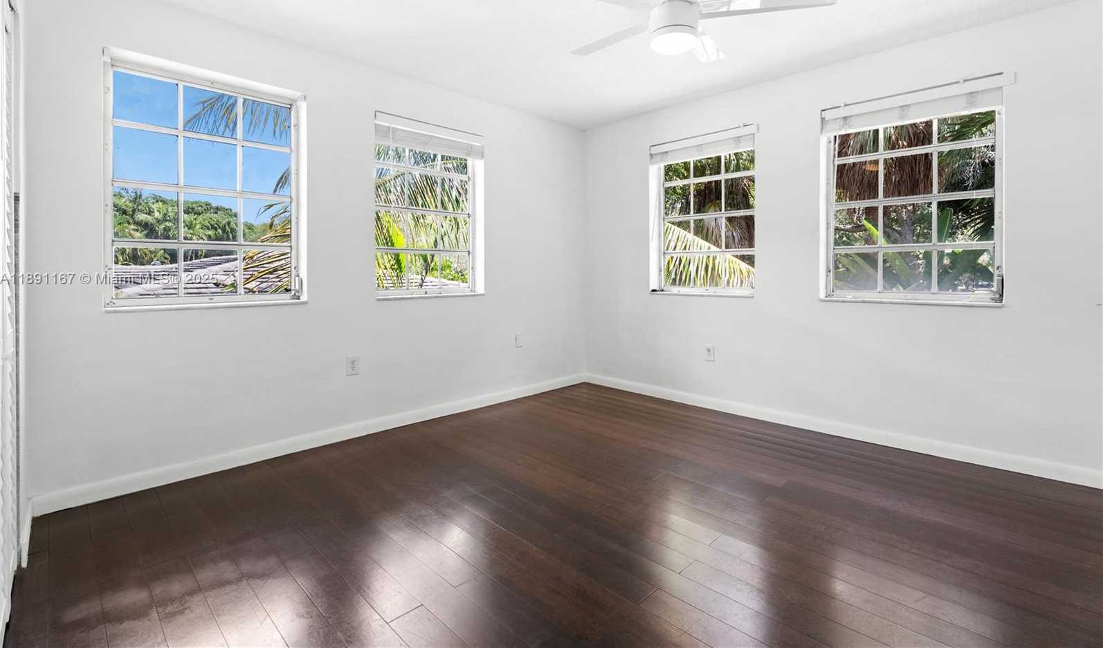 Small Image of 5520 SAN VICENTE ST, Coral Gables Number 11
