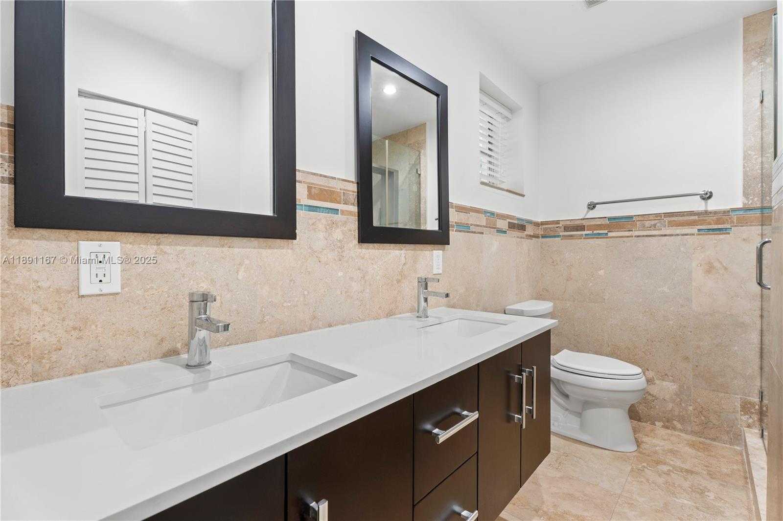 Small Image of 5520 SAN VICENTE ST, Coral Gables Number 12