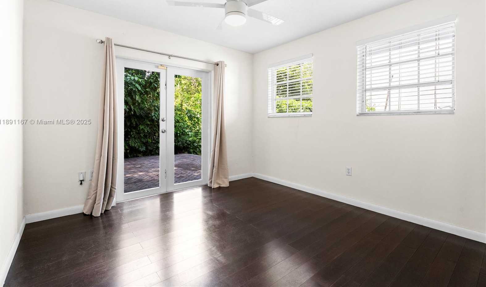 Small Image of 5520 SAN VICENTE ST, Coral Gables Number 13