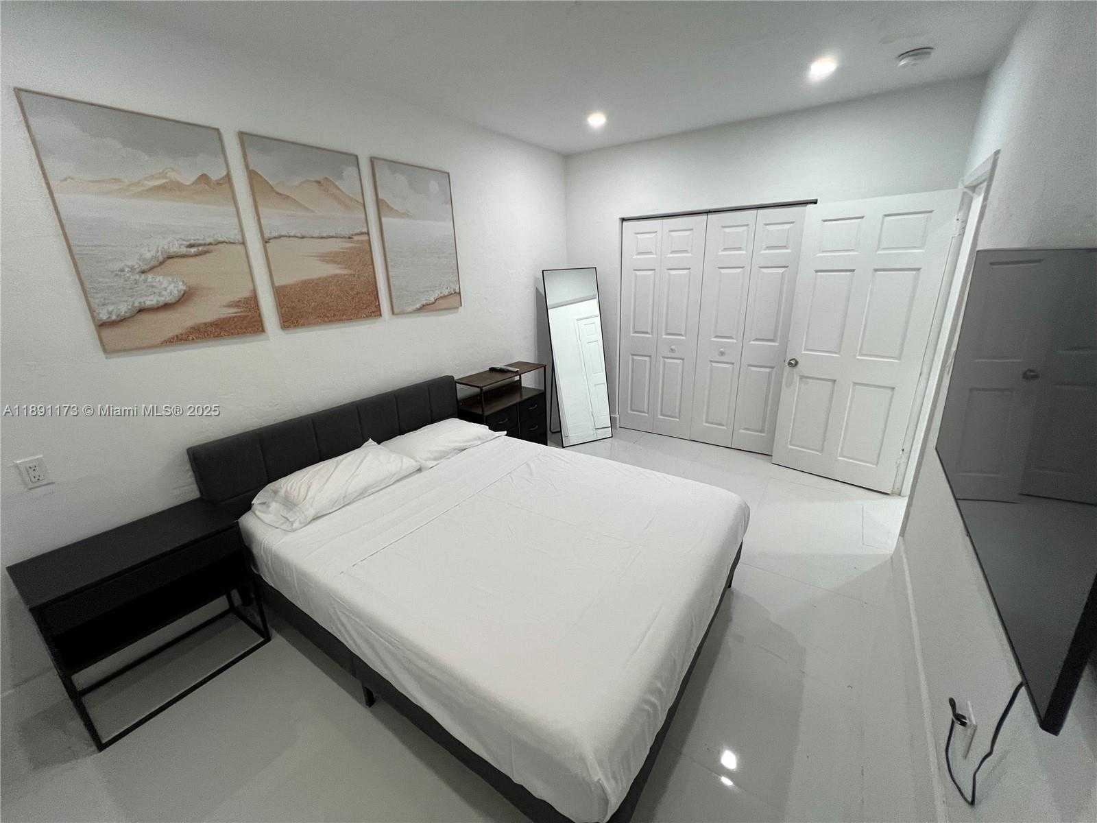 Small Image of 733 MICHIGAN AVE #9, Miami Beach Number 10