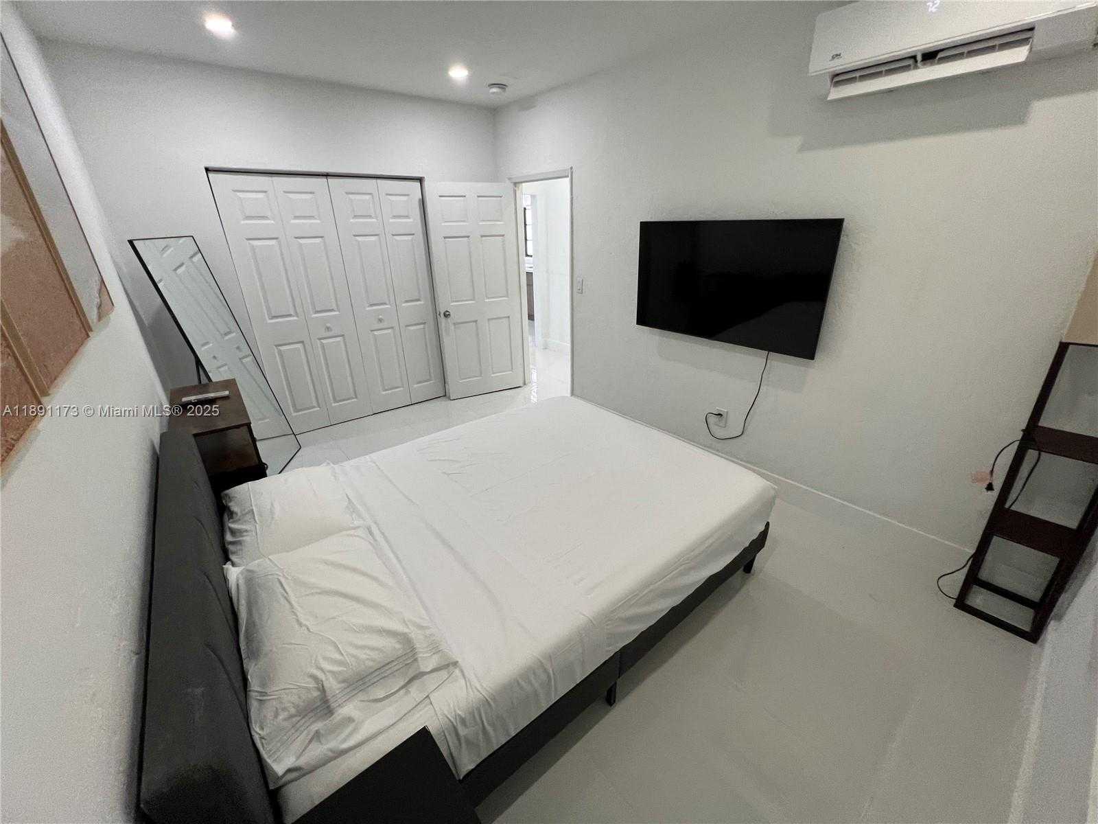 Small Image of 733 MICHIGAN AVE #9, Miami Beach Number 11