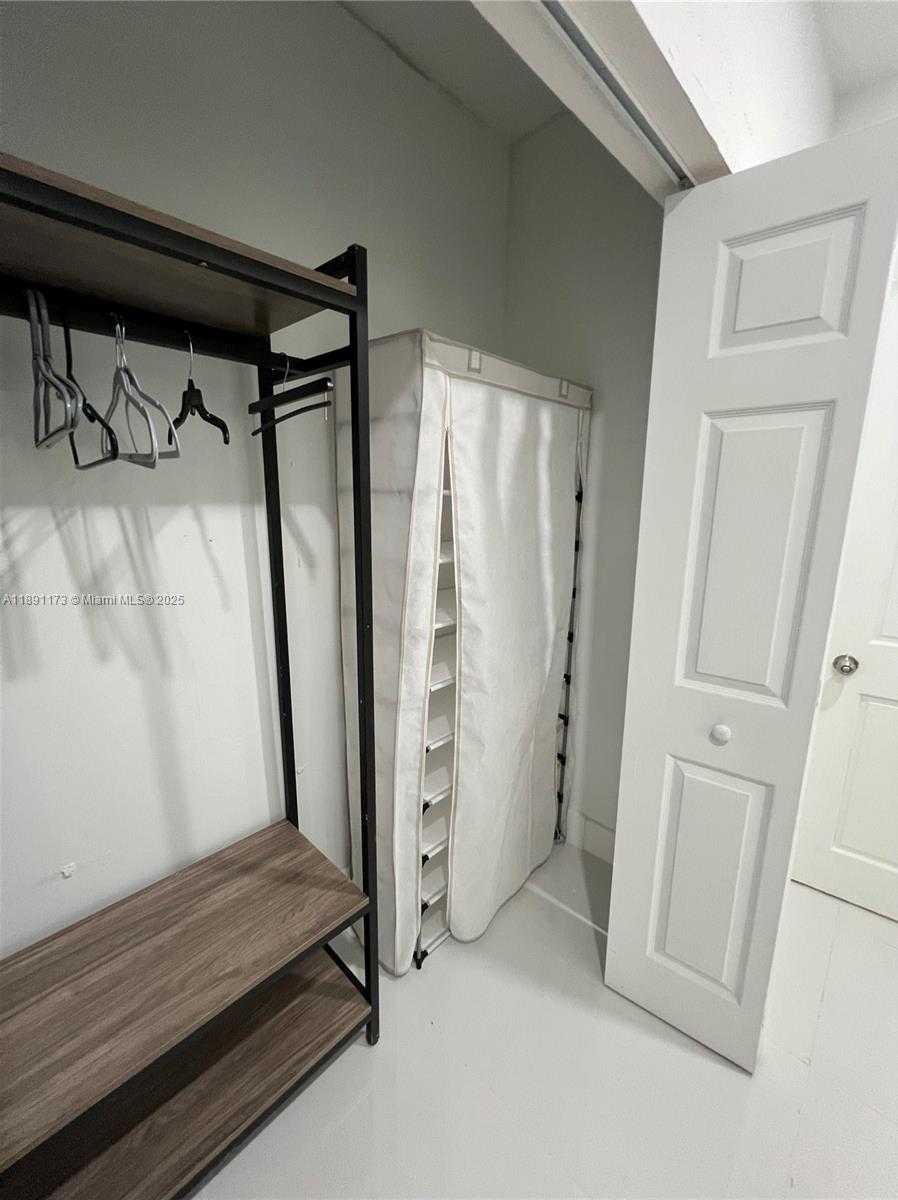 Small Image of 733 MICHIGAN AVE #9, Miami Beach Number 15