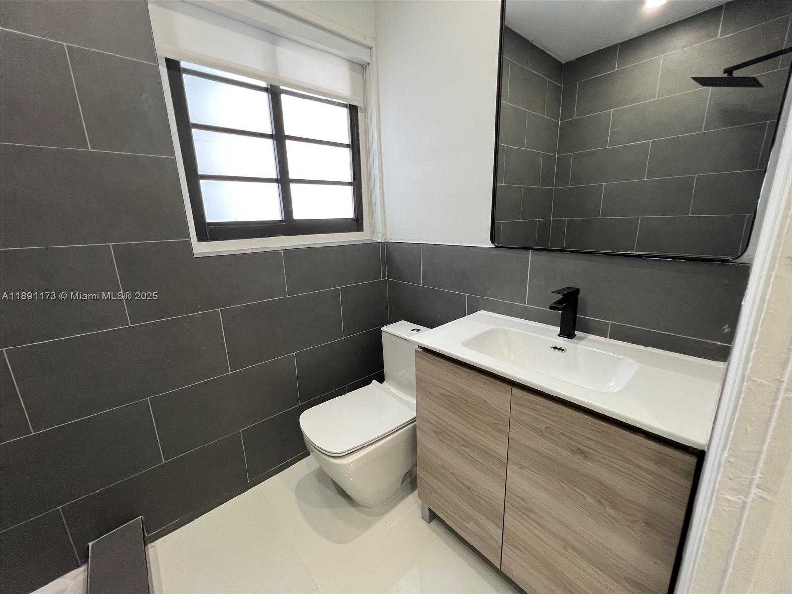 Small Image of 733 MICHIGAN AVE #9, Miami Beach Number 17