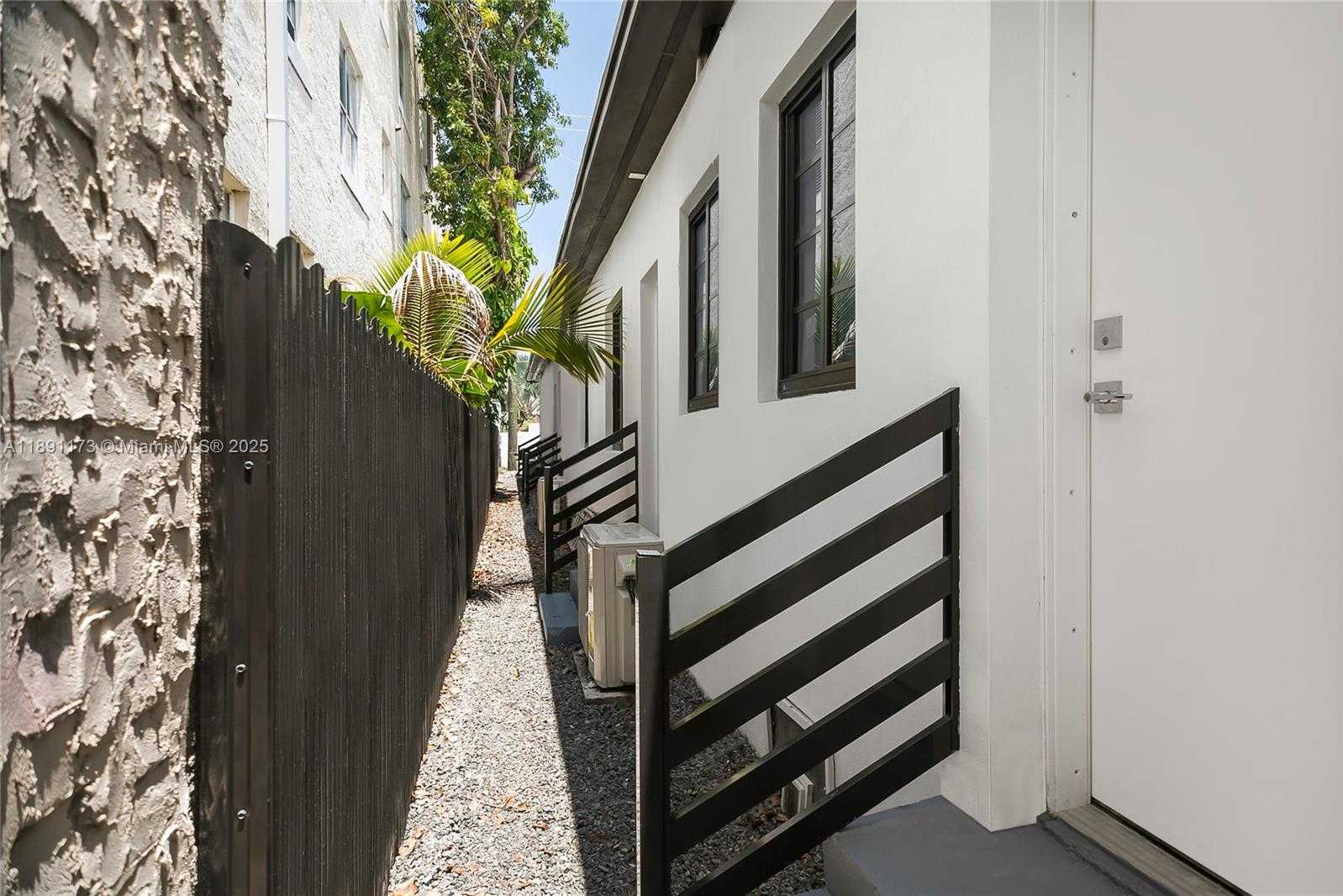 Small Image of 733 MICHIGAN AVE #9, Miami Beach Number 22