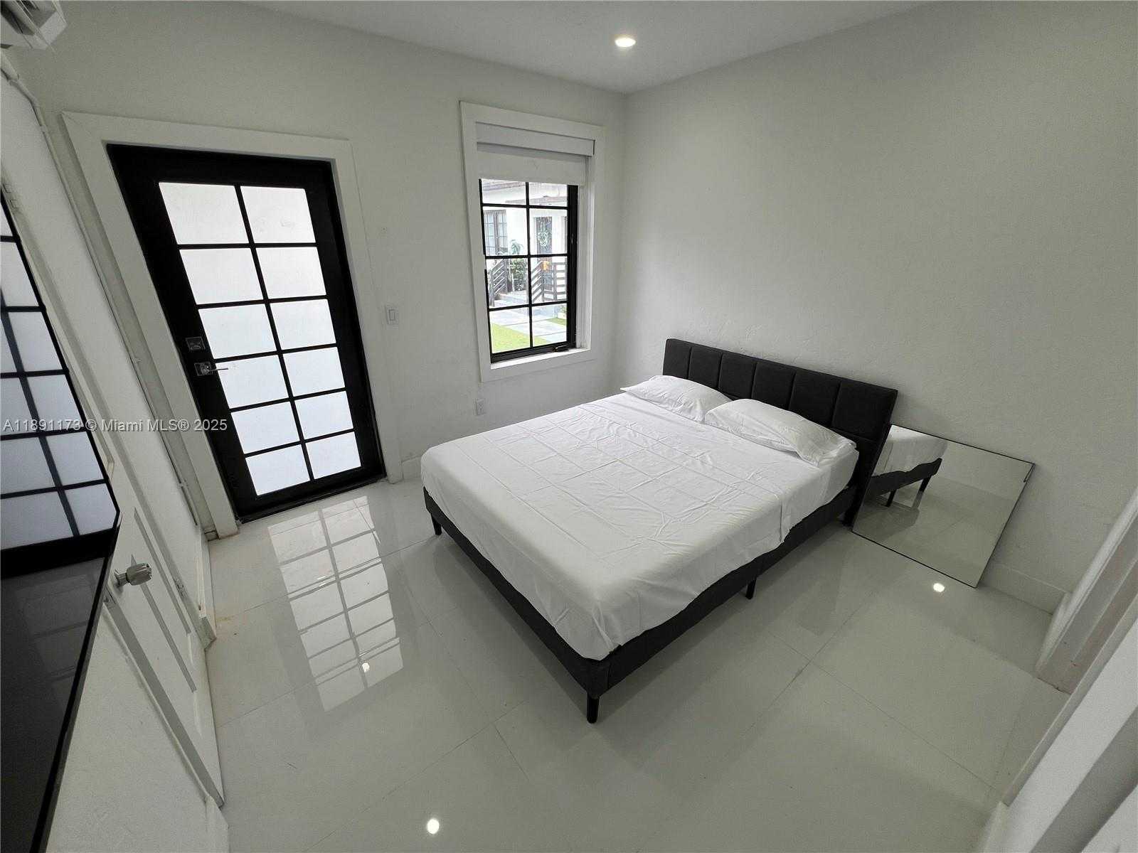Small Image of 733 MICHIGAN AVE #9, Miami Beach Number 5