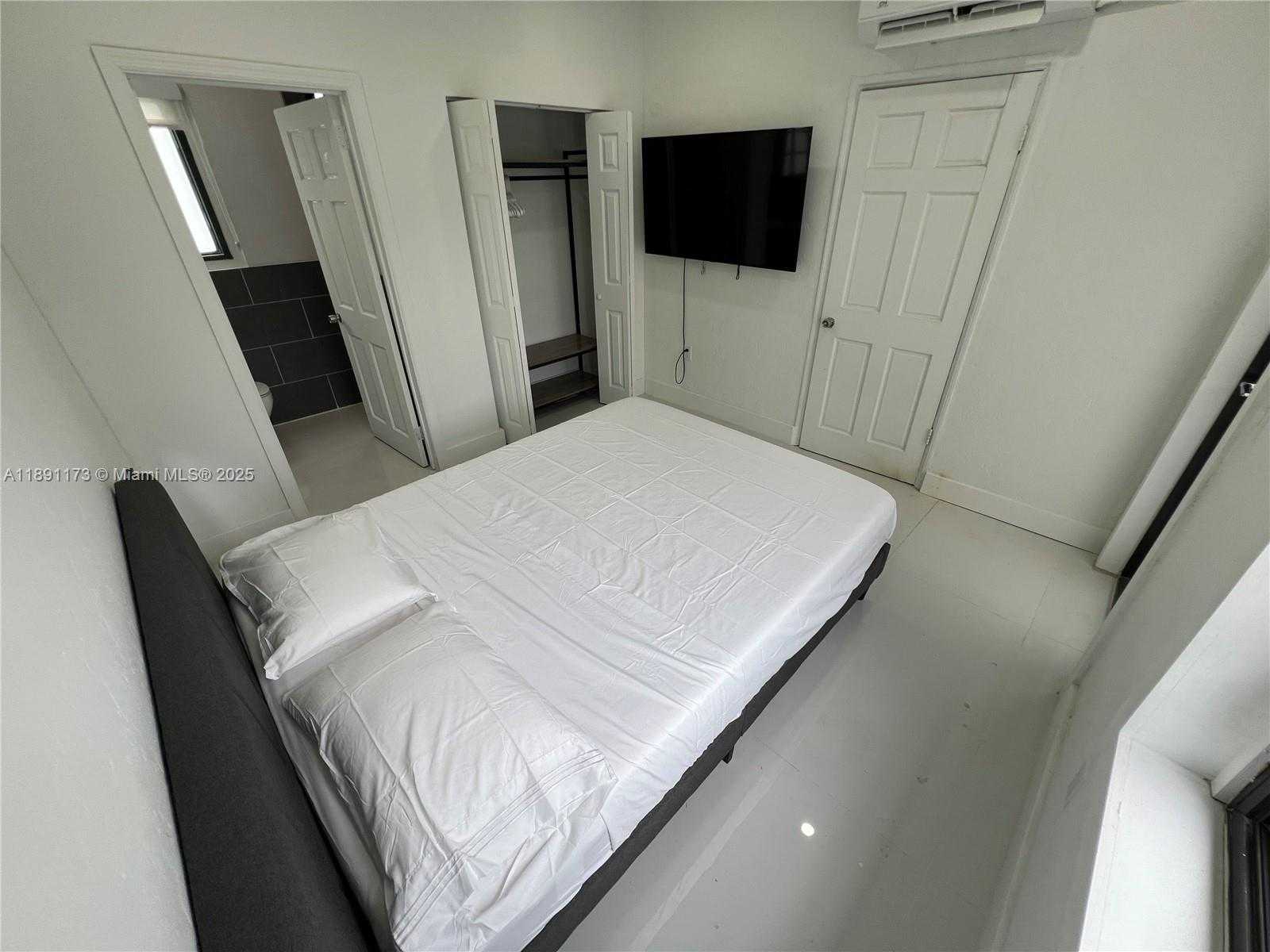 Small Image of 733 MICHIGAN AVE #9, Miami Beach Number 7