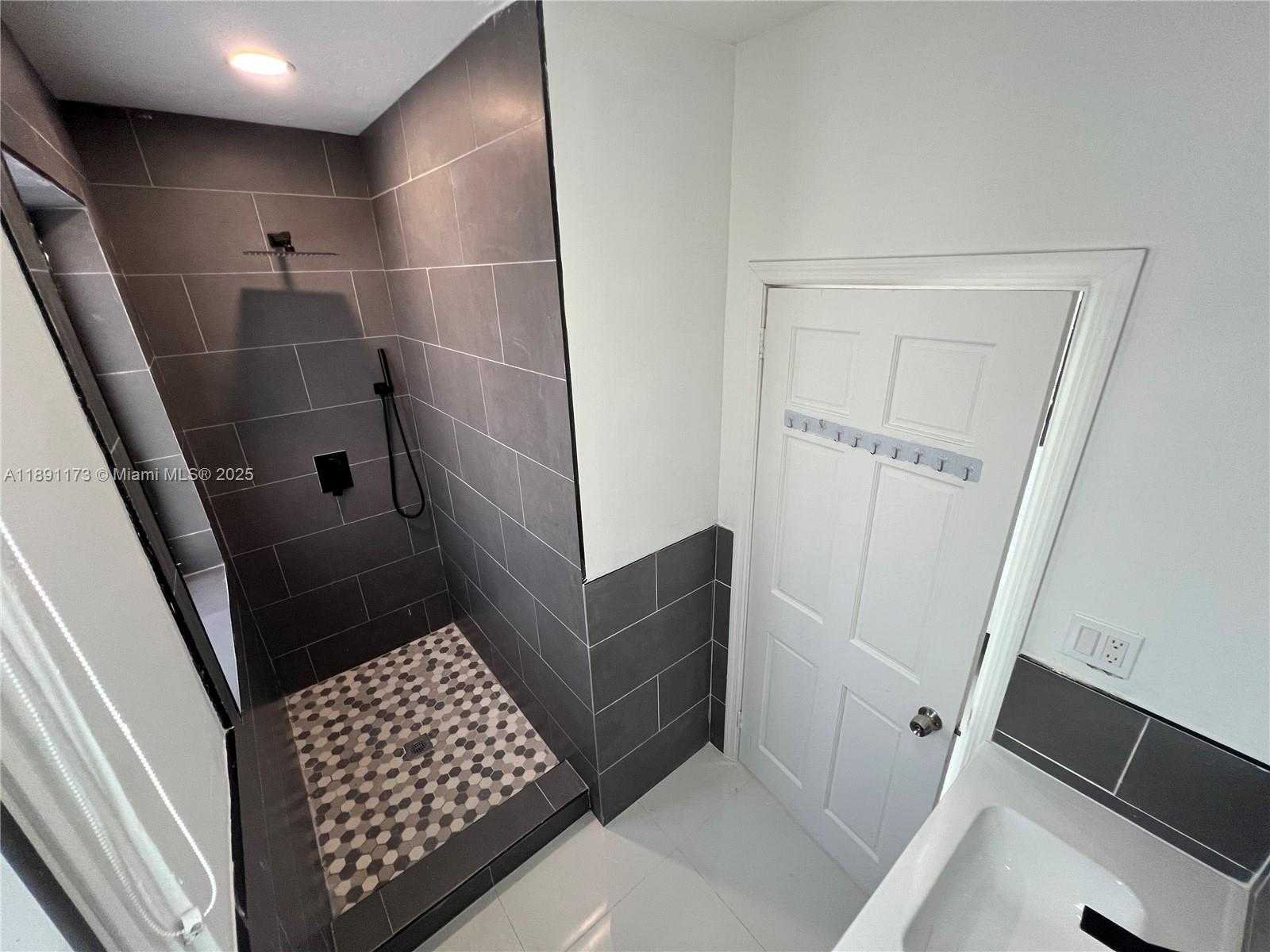 Small Image of 733 MICHIGAN AVE #9, Miami Beach Number 8