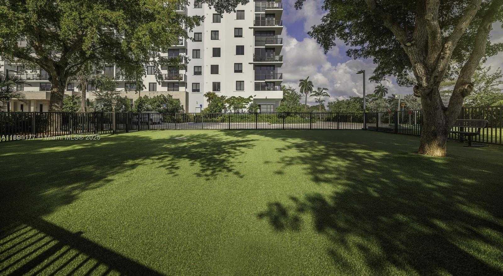 Small Image of 11200 BISCAYNE BLVD #A1.5, Miami Number 31