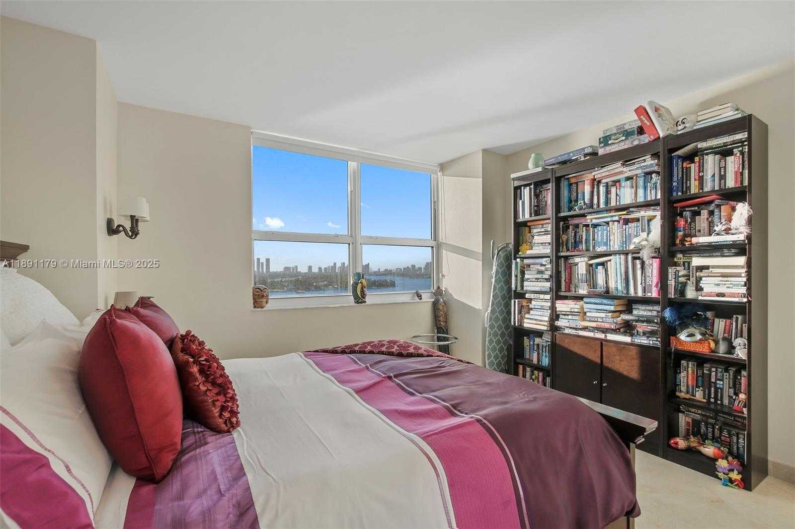 Small Image of 650 WEST AVE #1407, Miami Beach Number 10
