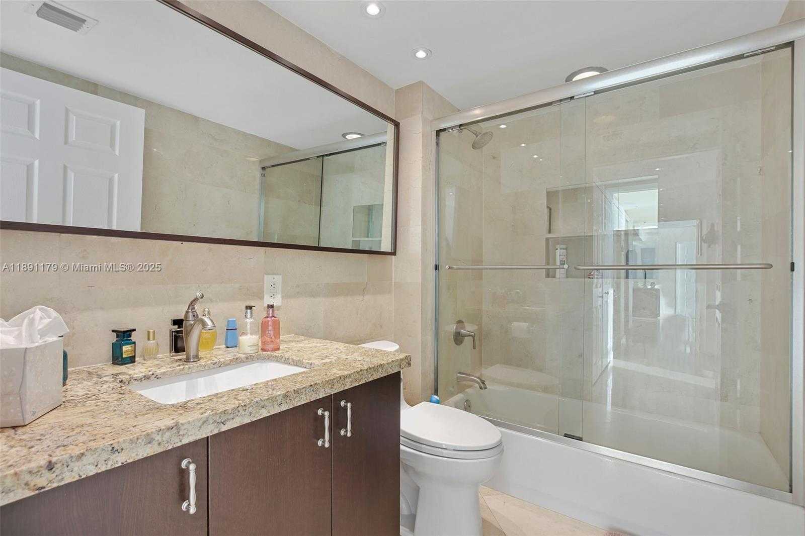 Small Image of 650 WEST AVE #1407, Miami Beach Number 11